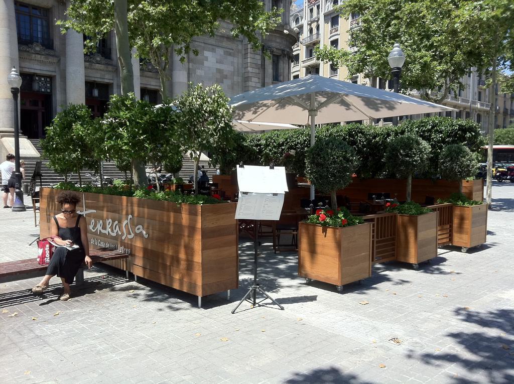 Apartamentos La Casa De Les Lletres - Barcelona — Fotos 2
